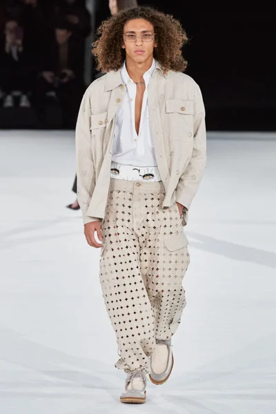 Look 60